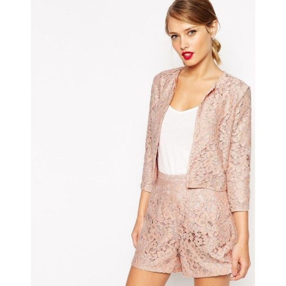 SALE ❣️🤍 Pink Lace Blazer